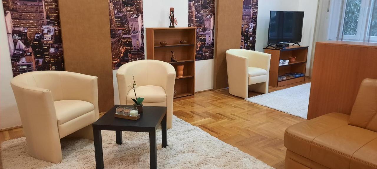 City Life Apartment Дебрецен Екстер'єр фото
