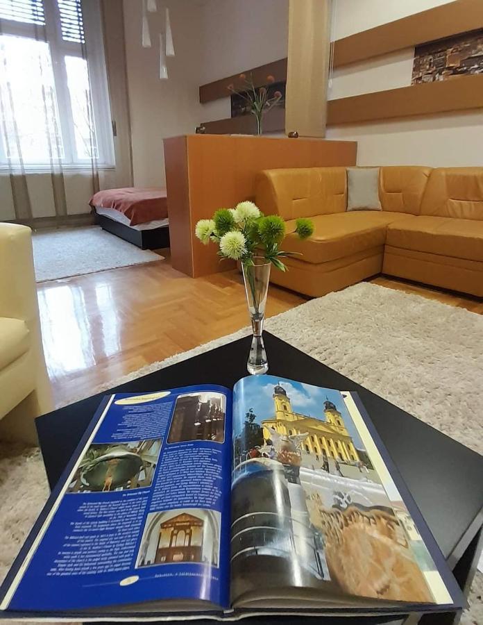 City Life Apartment Дебрецен Екстер'єр фото
