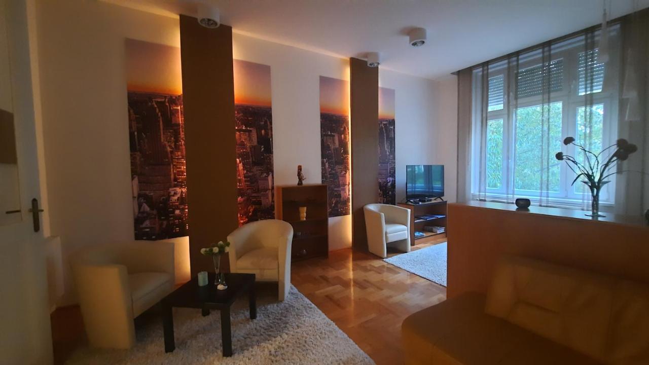 City Life Apartment Дебрецен Екстер'єр фото